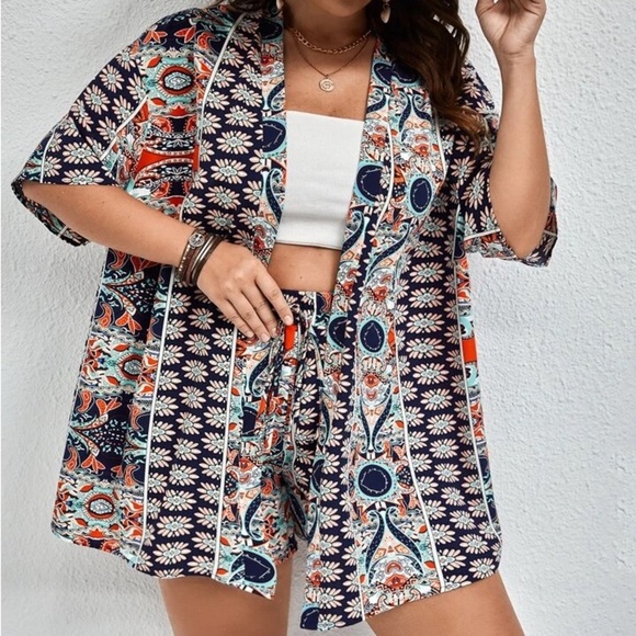 SHEIN VCAY 2 Set Piece Plus Allover Print Drop Shoulder Blouse & Shorts Size L - Picture 1 of 11